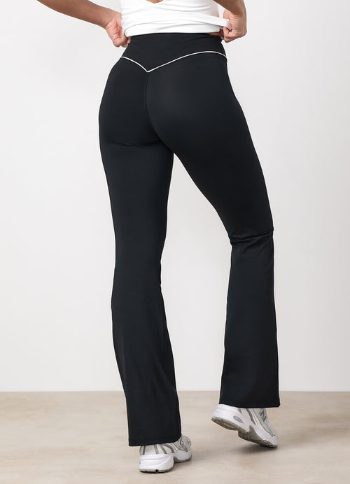 Gym King Knockout Flared Legging Petite - Black