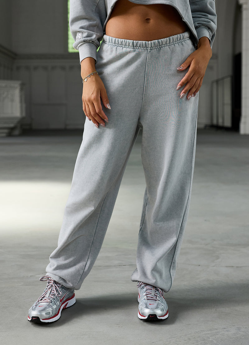 Gym King Limitless Relaxed Fit Jogger - Washed Light Grey