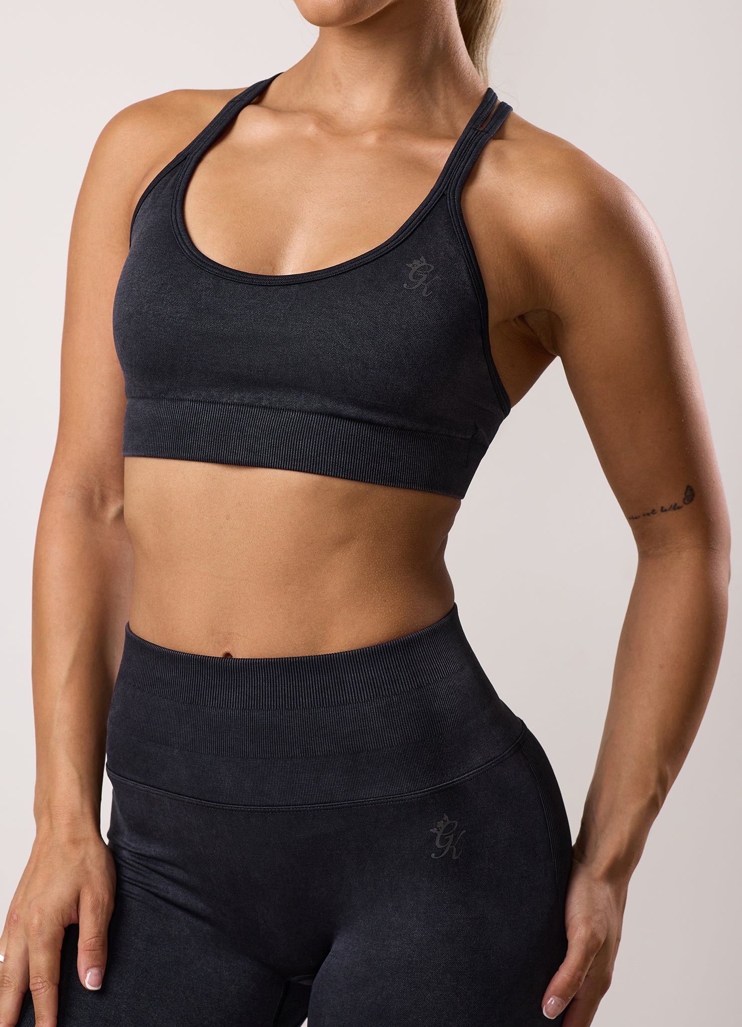 Gym King Limitless Seamless Sculpt Micro Bra - Black Acid Wash