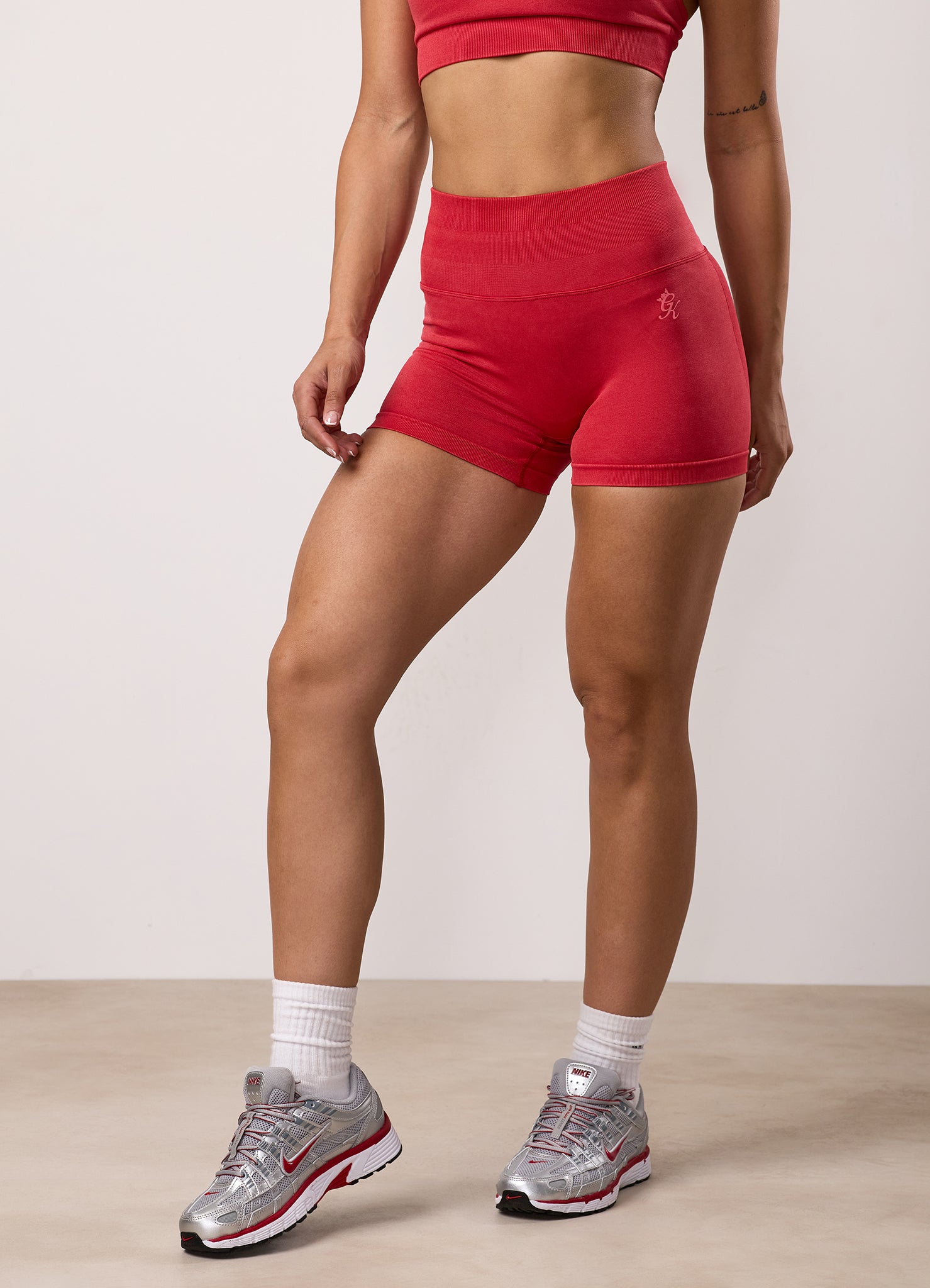 Gym King Limitless Seamless Sculpt Short 3" - Deep Red Acid Wash