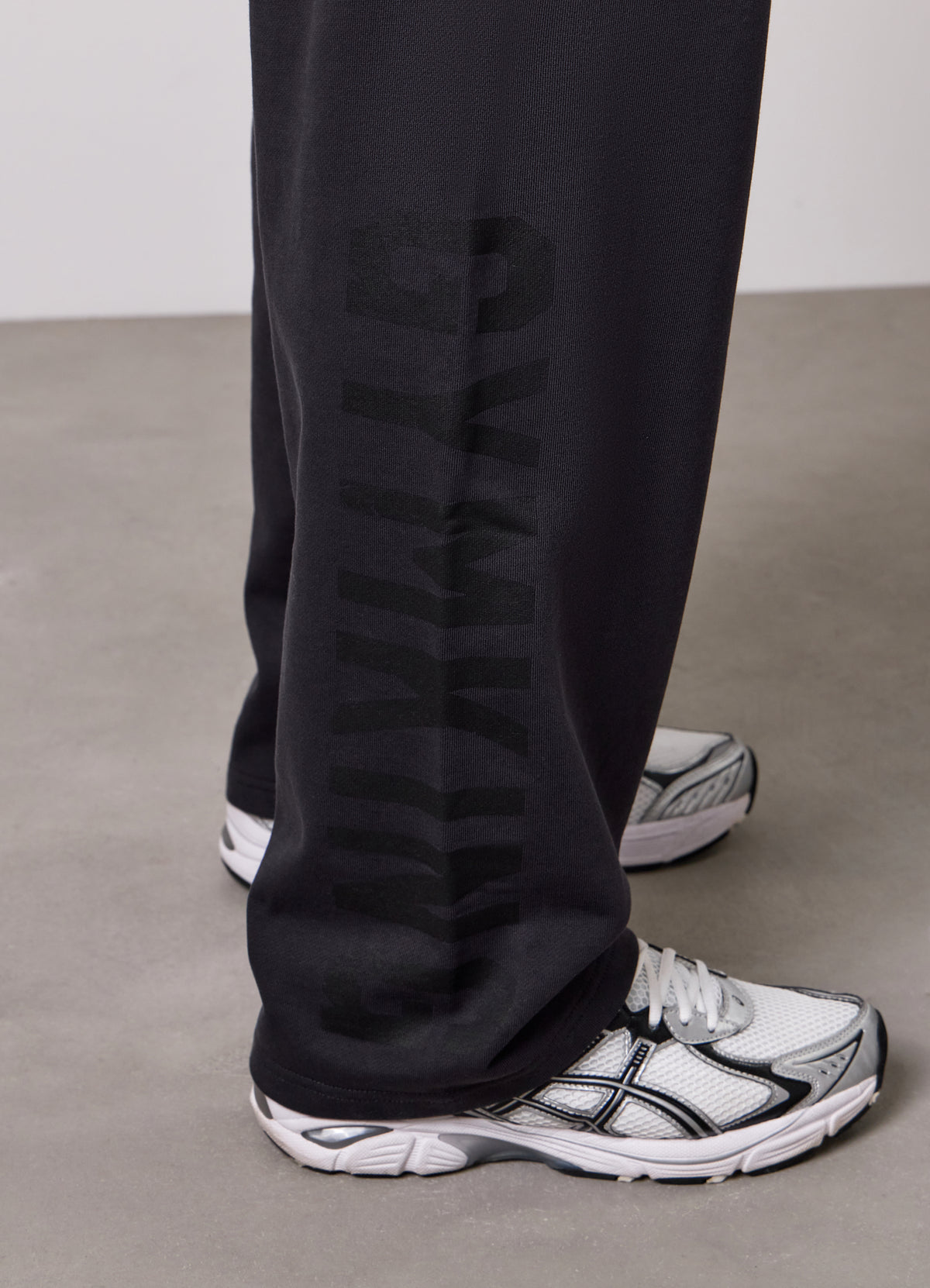 Gym King Linear Loopback Wide Leg Jogger - Dark Pewter
