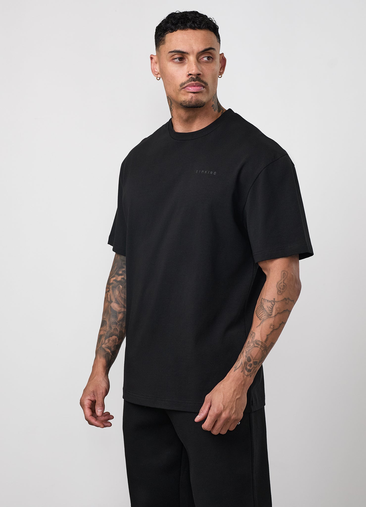 Gym King Linear Arch Tee - Black / Black