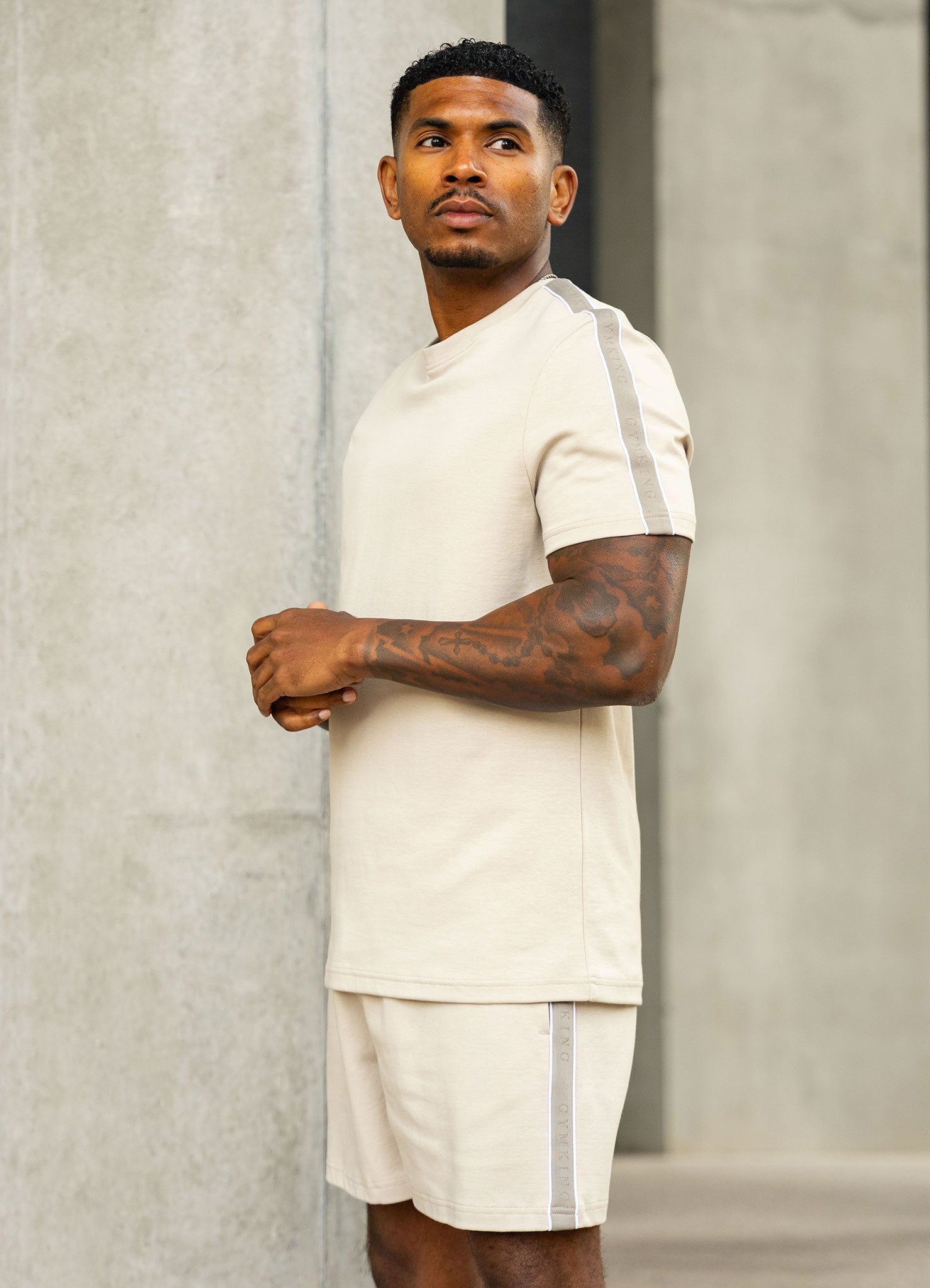 Gym King Linear Taped Tee - Grey Mist