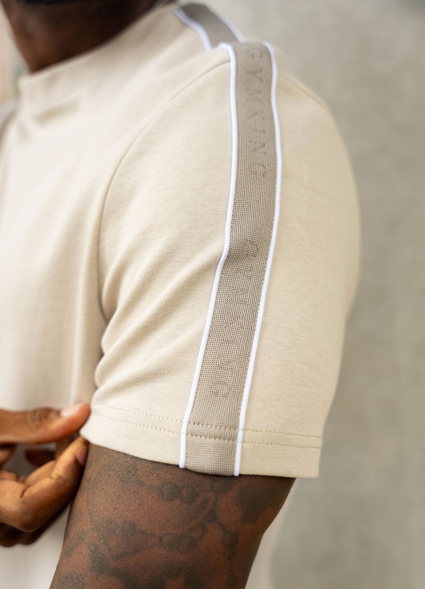 Gym King Linear Taped Tee - Grey Mist