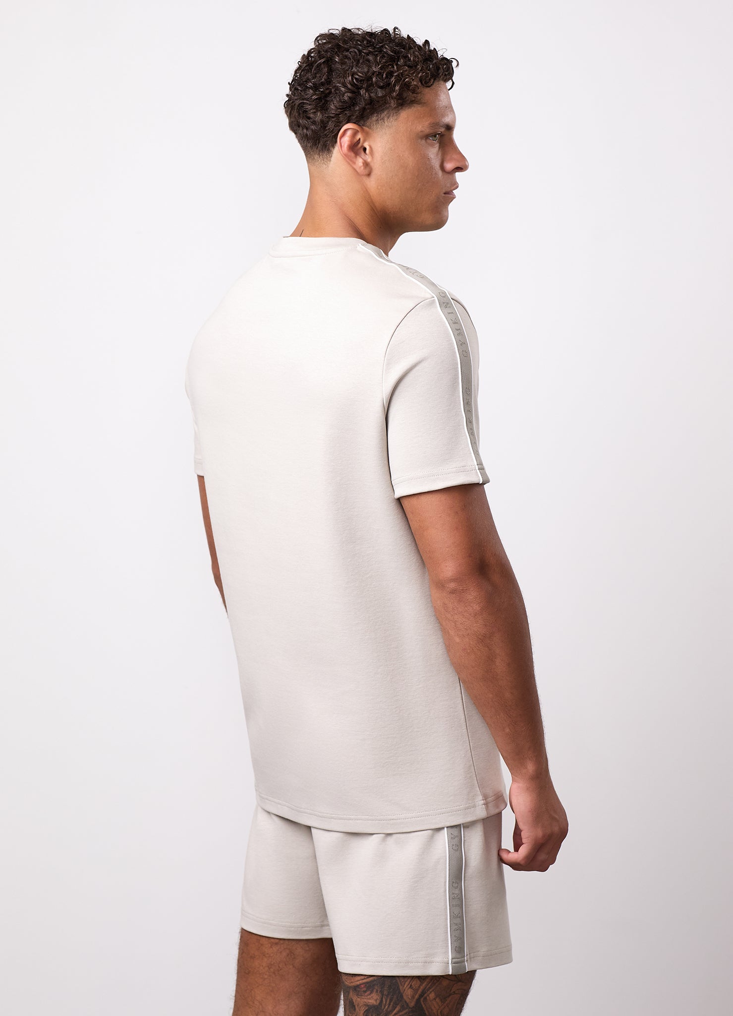 Gym King Linear Taped Tee - Grey Mist
