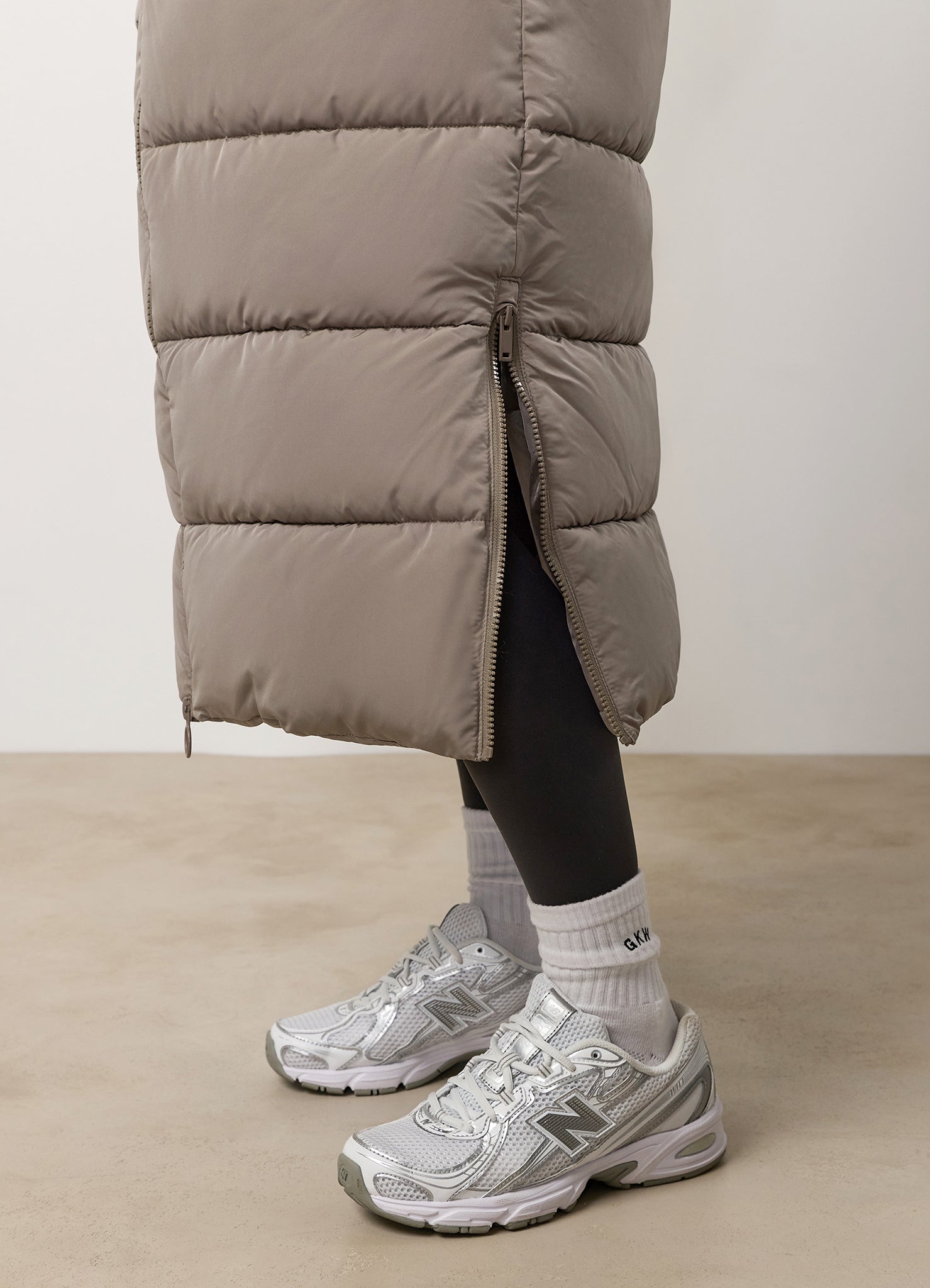 Gym King Longline Puffer - Truffle