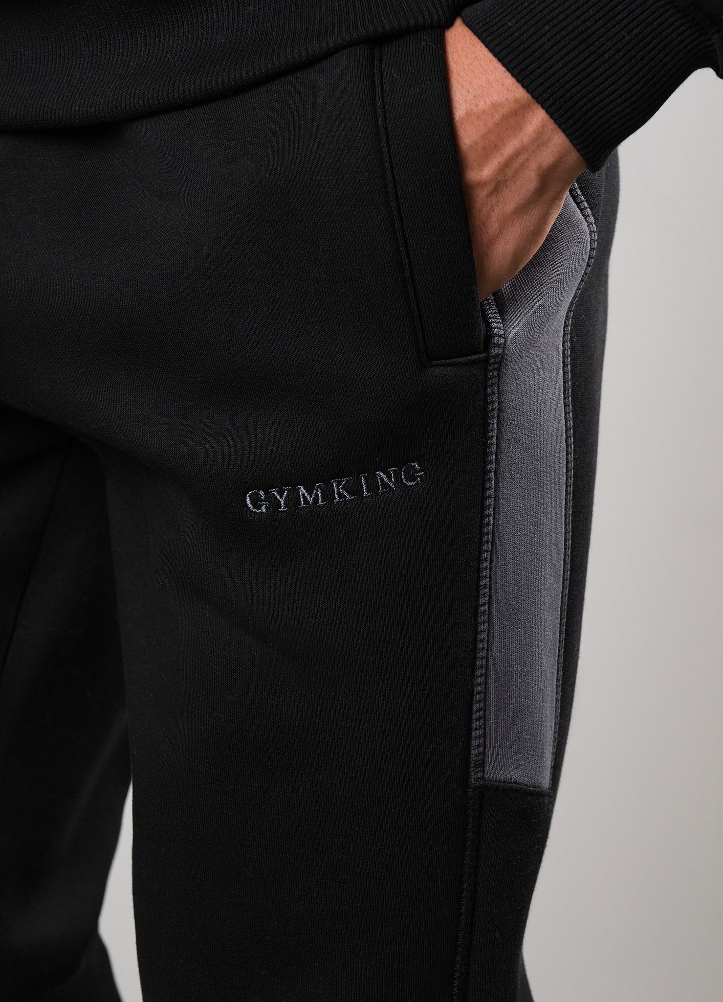 Gym King Momentum Jogger - Black