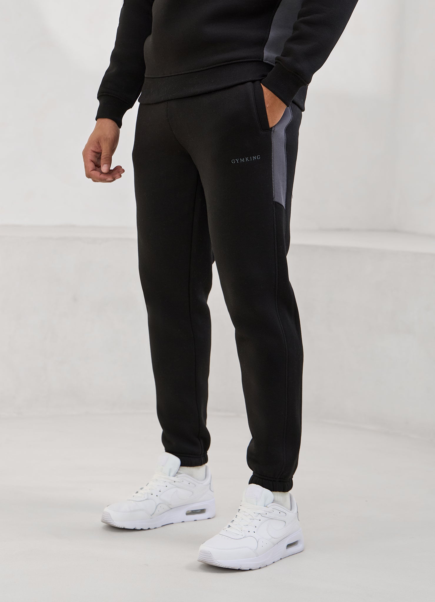 Gym King Momentum Jogger - Black