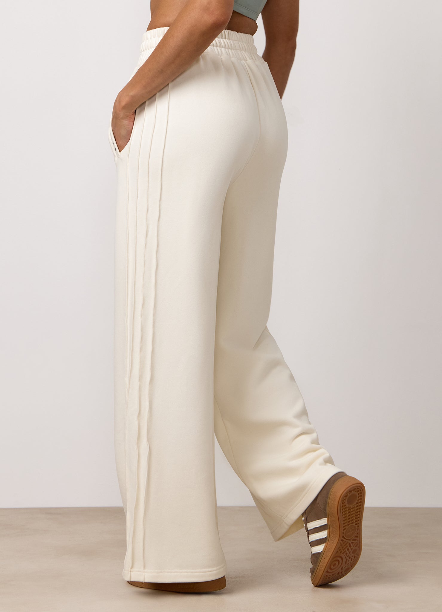 Gym King Replenish Peached Wide Seam Jogger - Marshmallow