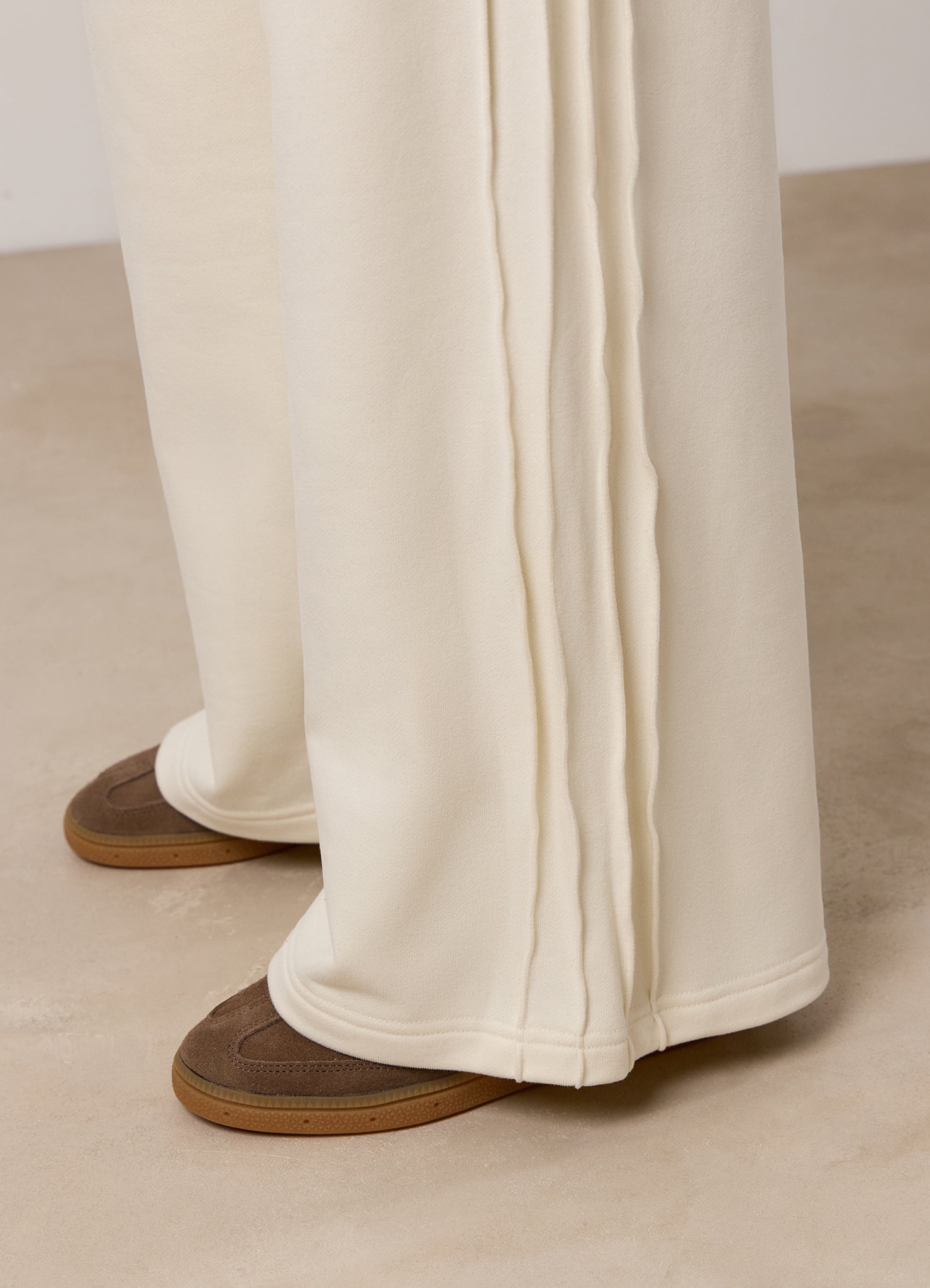 Gym King Replenish Peached Wide Seam Jogger - Marshmallow