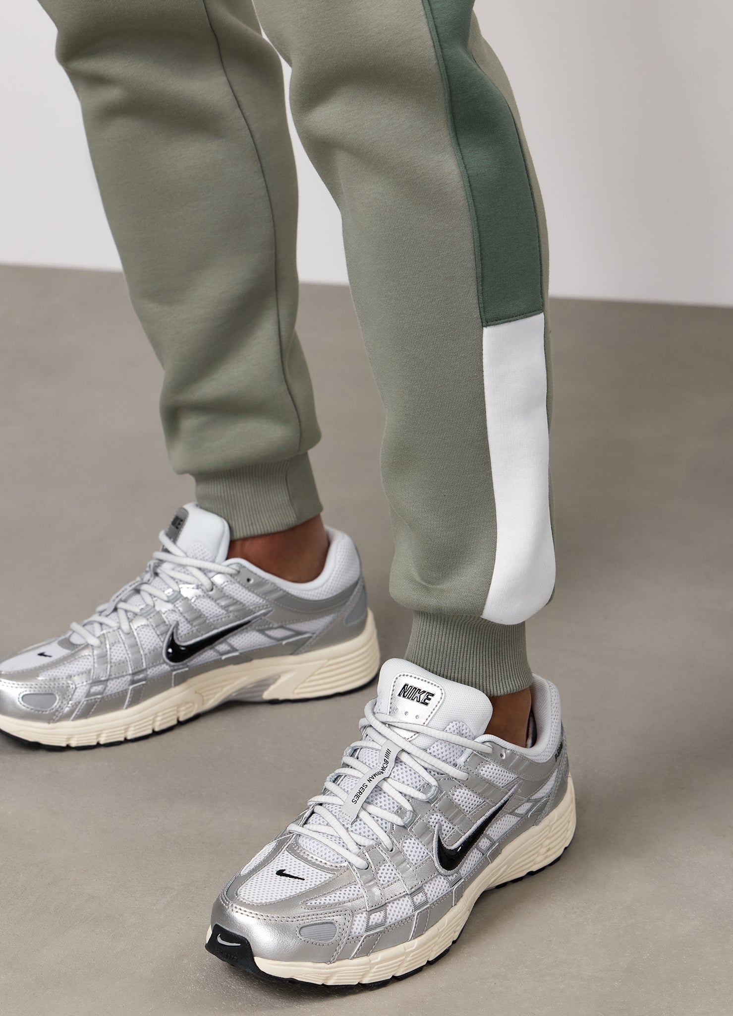 Gym King Power Colour Block Fleece Jogger - Soft Khaki/Fern Green/White