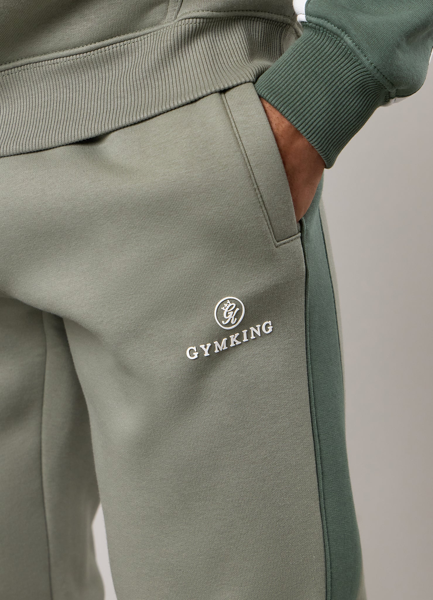 Gym King Power Colour Block Fleece Jogger - Soft Khaki/Fern Green/White