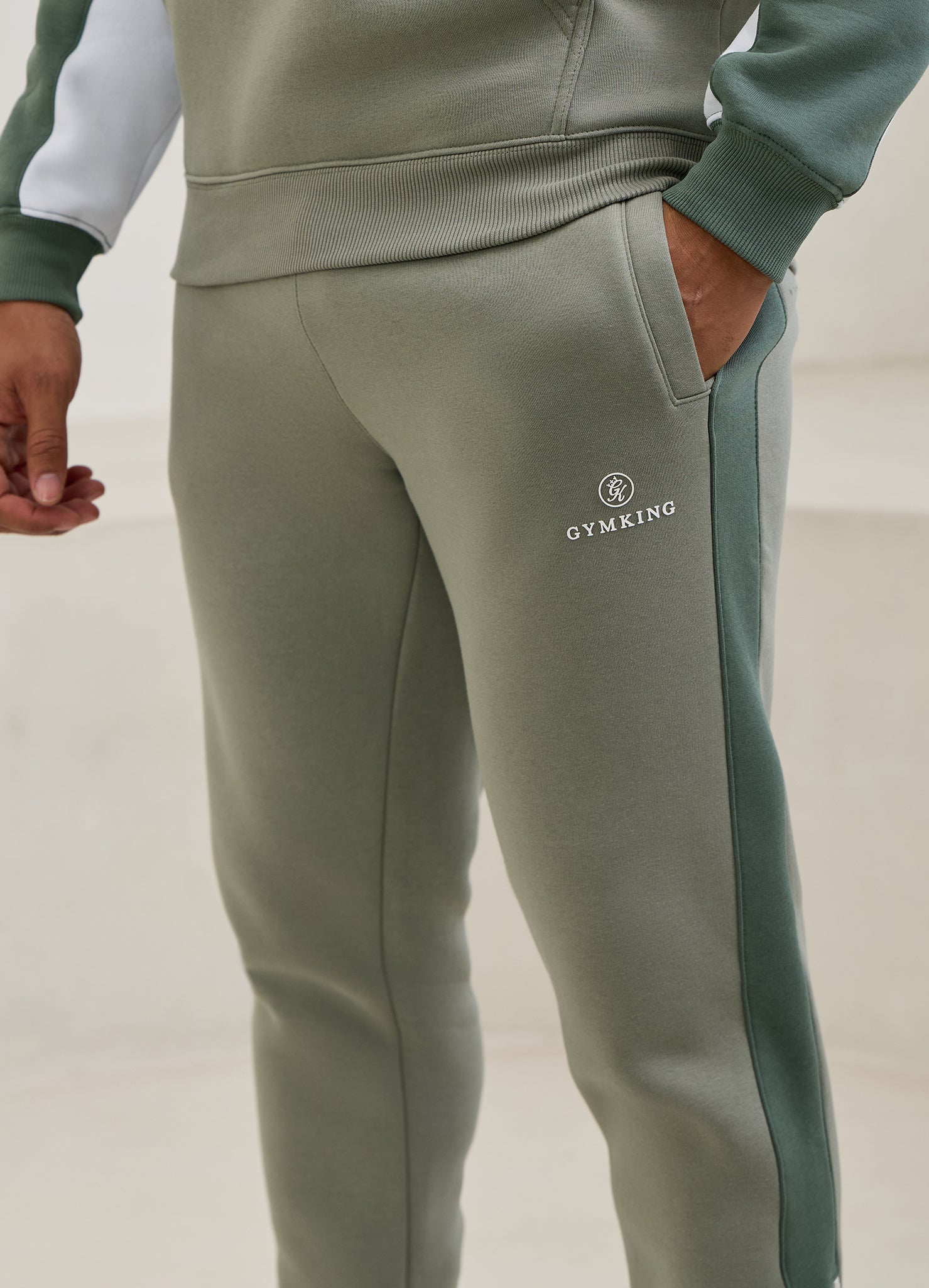 Gym King Power Colour Block Fleece Jogger - Soft Khaki/Fern Green/White