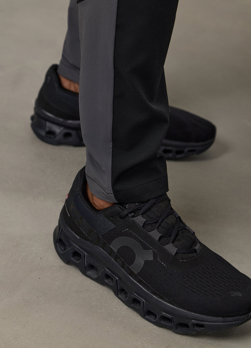 Gym King Progress Woven Pant - Black/Graphite