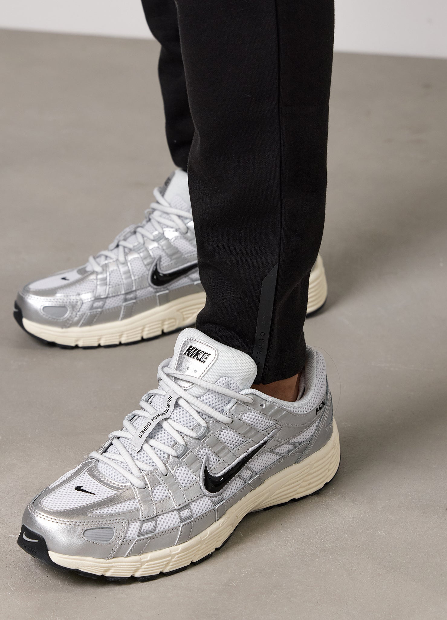 Gym King Pro Jogger - Black/Gold