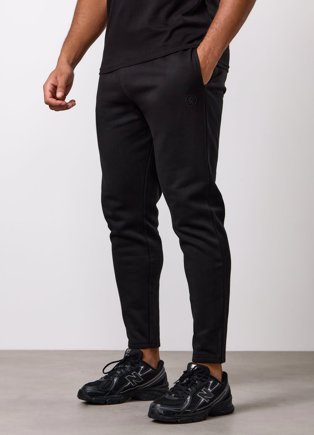 Gym King Pro Logo Jogger – Schwarz/Schwarz