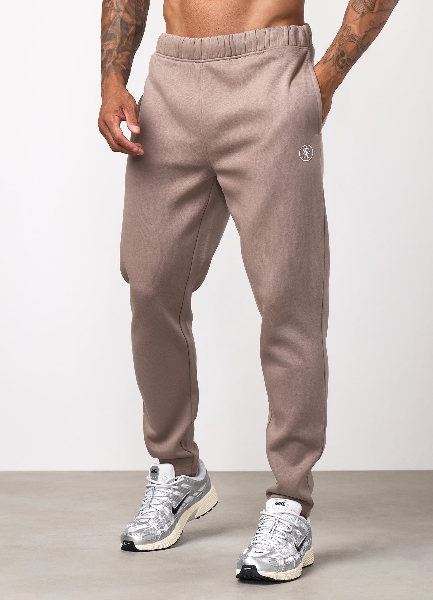 Gym King Pro Logo V2 Jogger - Truffle