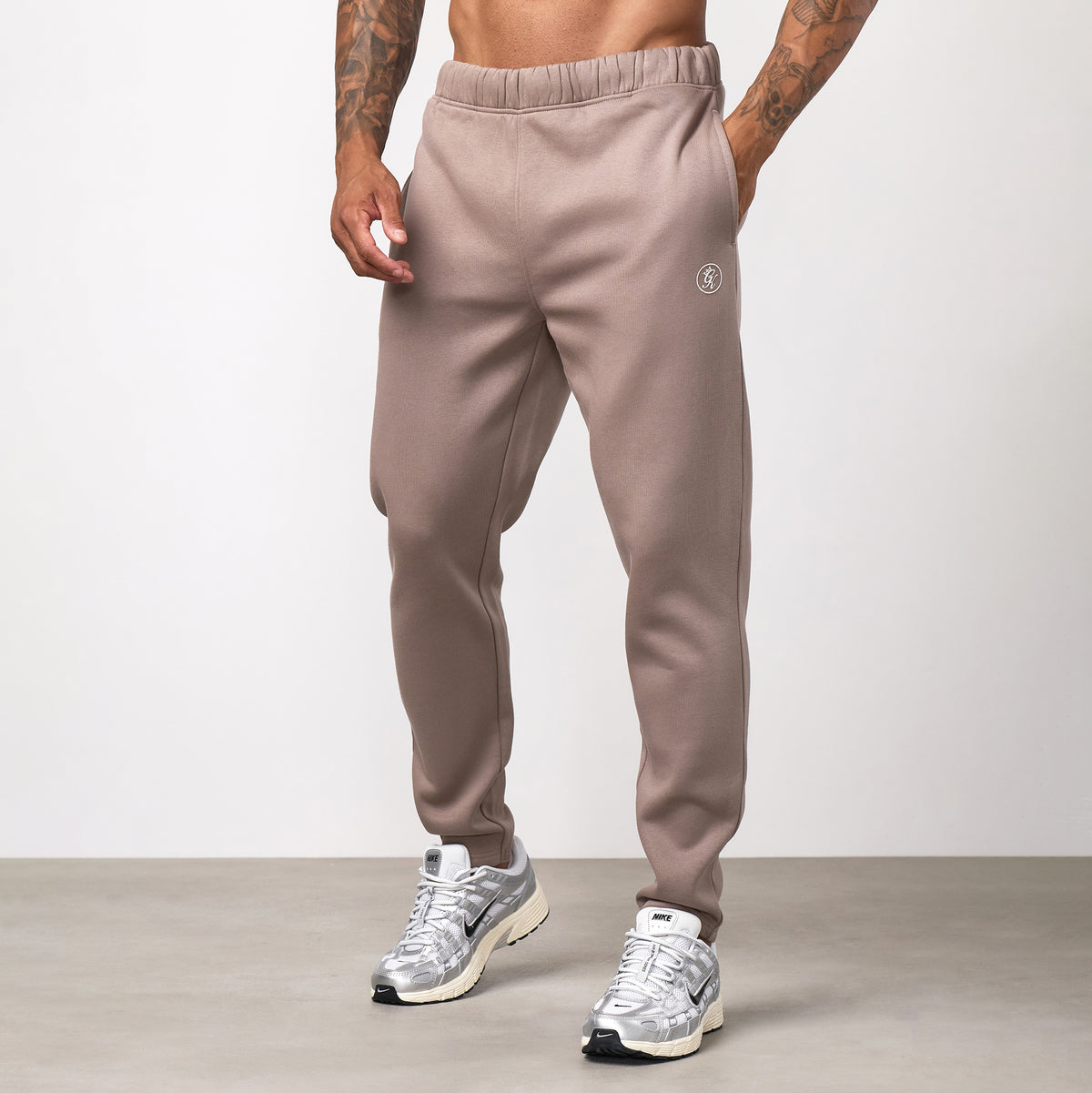 Gym King Pro Logo V2 Jogger - Truffle