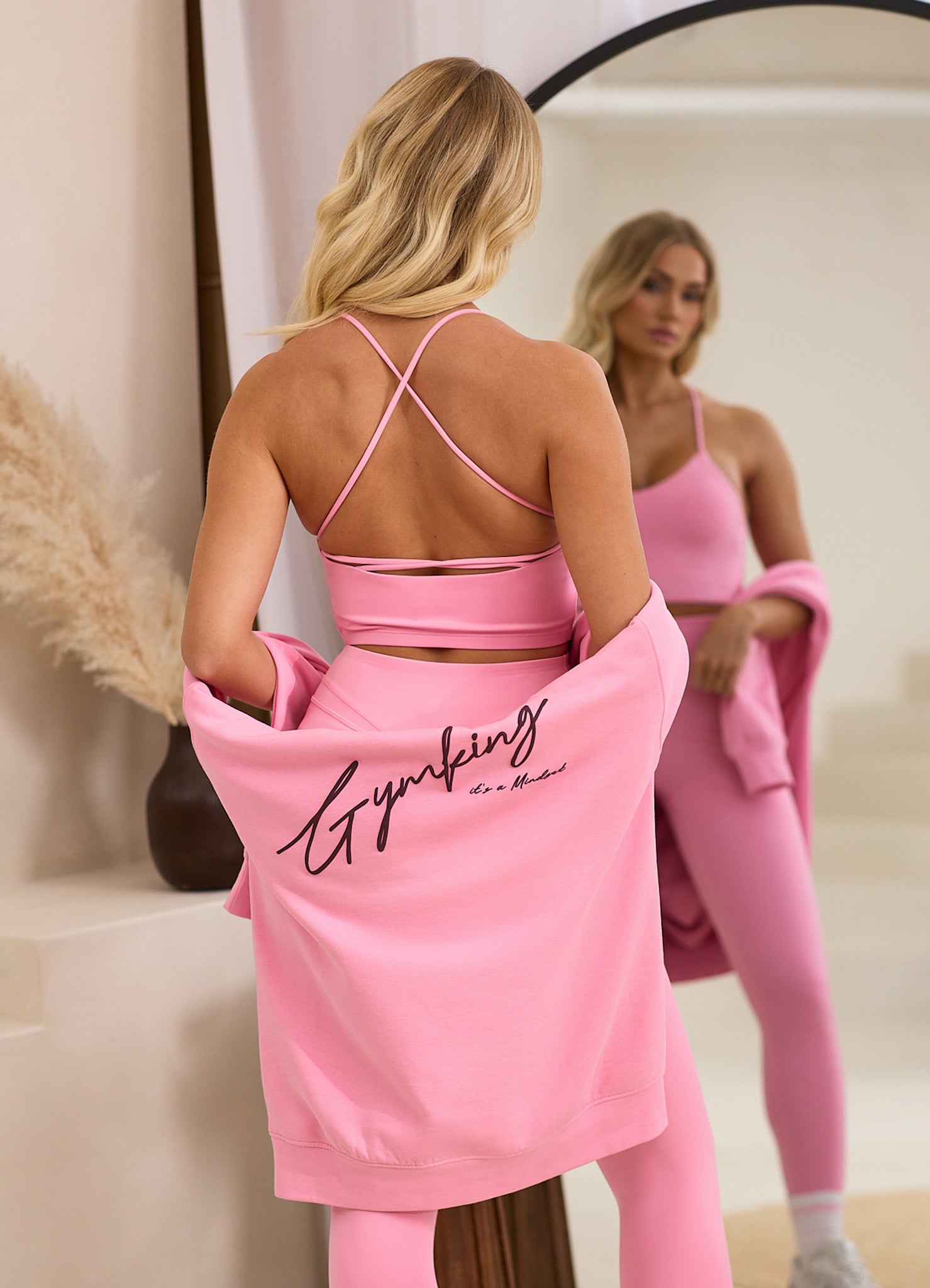 Gym King Knockout Strappy Bra - Candy Pink