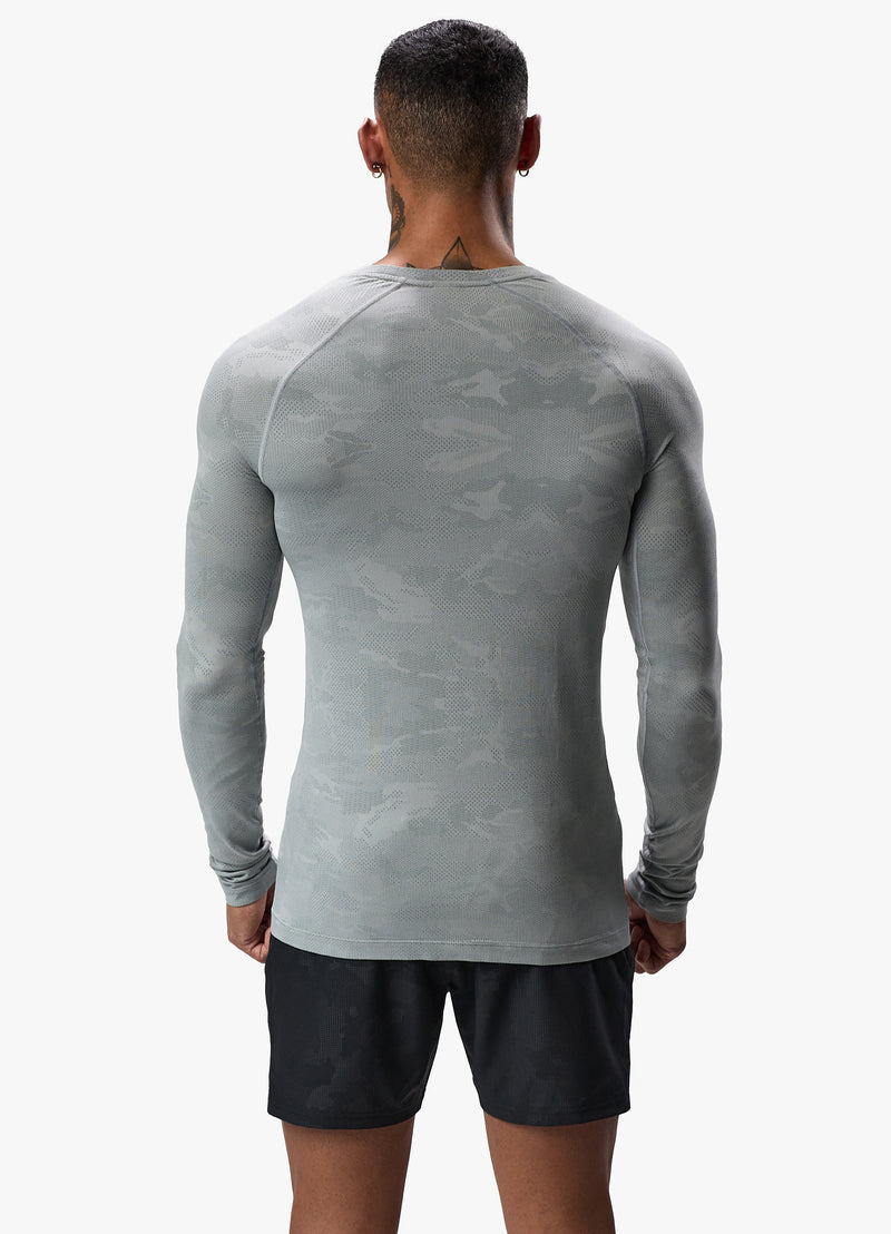 Gym King Debossed Camo Seamless LS Tee - Cloudy Grey