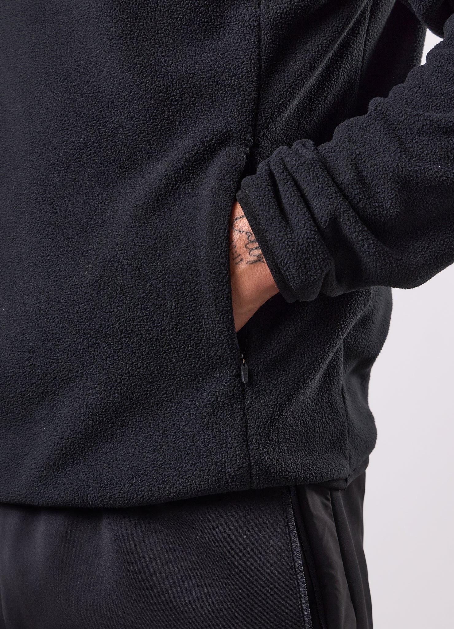 Gym King Linear 1/4 Zip Polar Fleece - Black