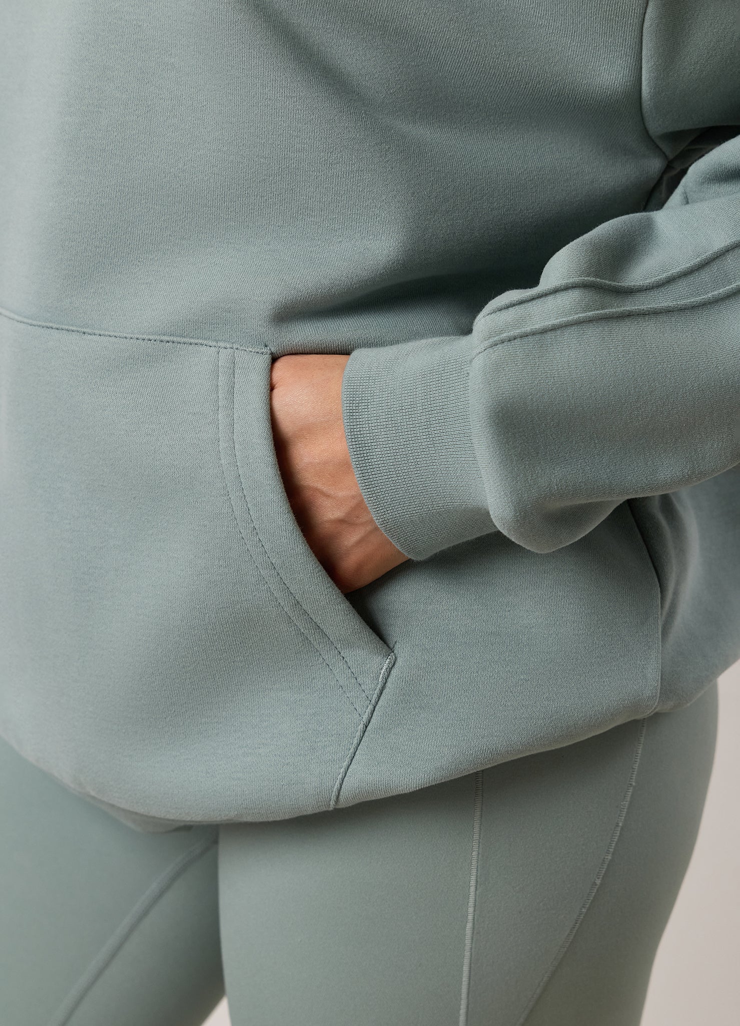 Gym King Replenish Peached Seam Hood - Brushed Sage