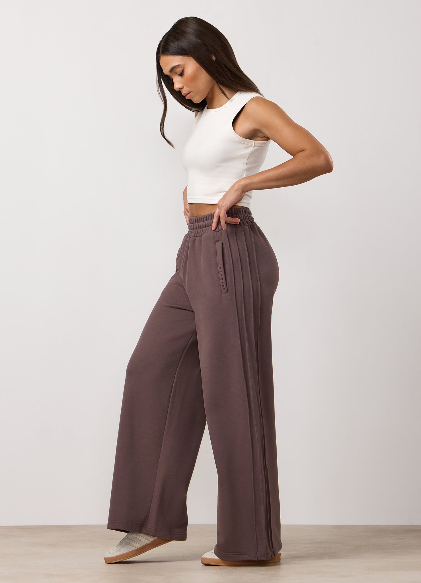 Gym King Replenish Peached Wide Seam Jogger - Deep Mocha