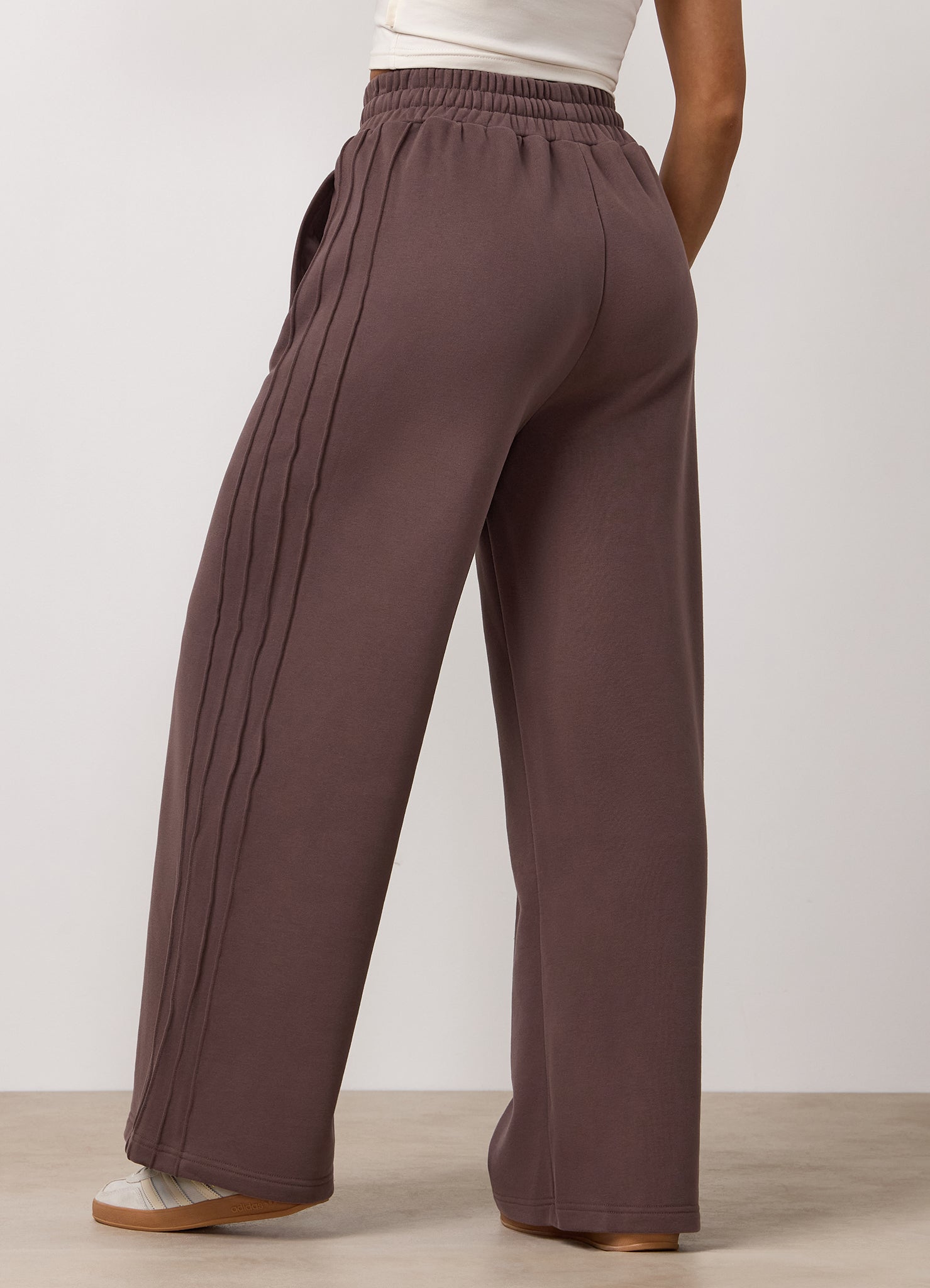 Gym King Replenish Peached Wide Seam Jogger - Deep Mocha