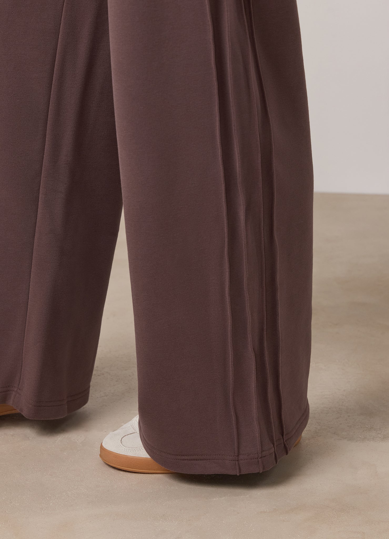 Gym King Replenish Peached Wide Seam Jogger - Deep Mocha