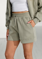 Gym King Retreat Boxy Short - Dusky Sage