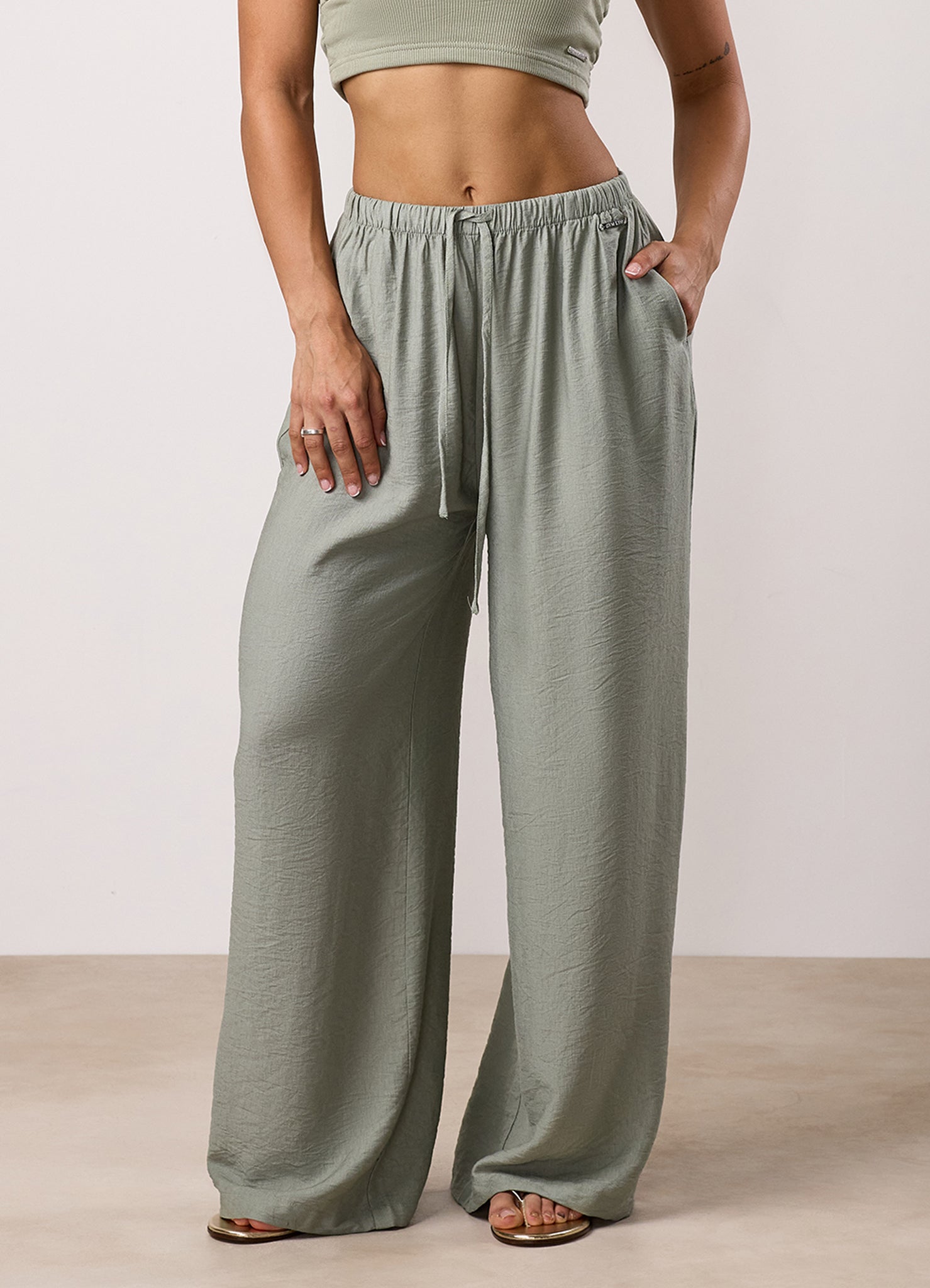 Gym King Signature Woven Trousers - Sage
