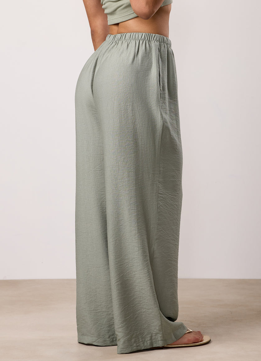 Gym King Signature Woven Trousers - Sage