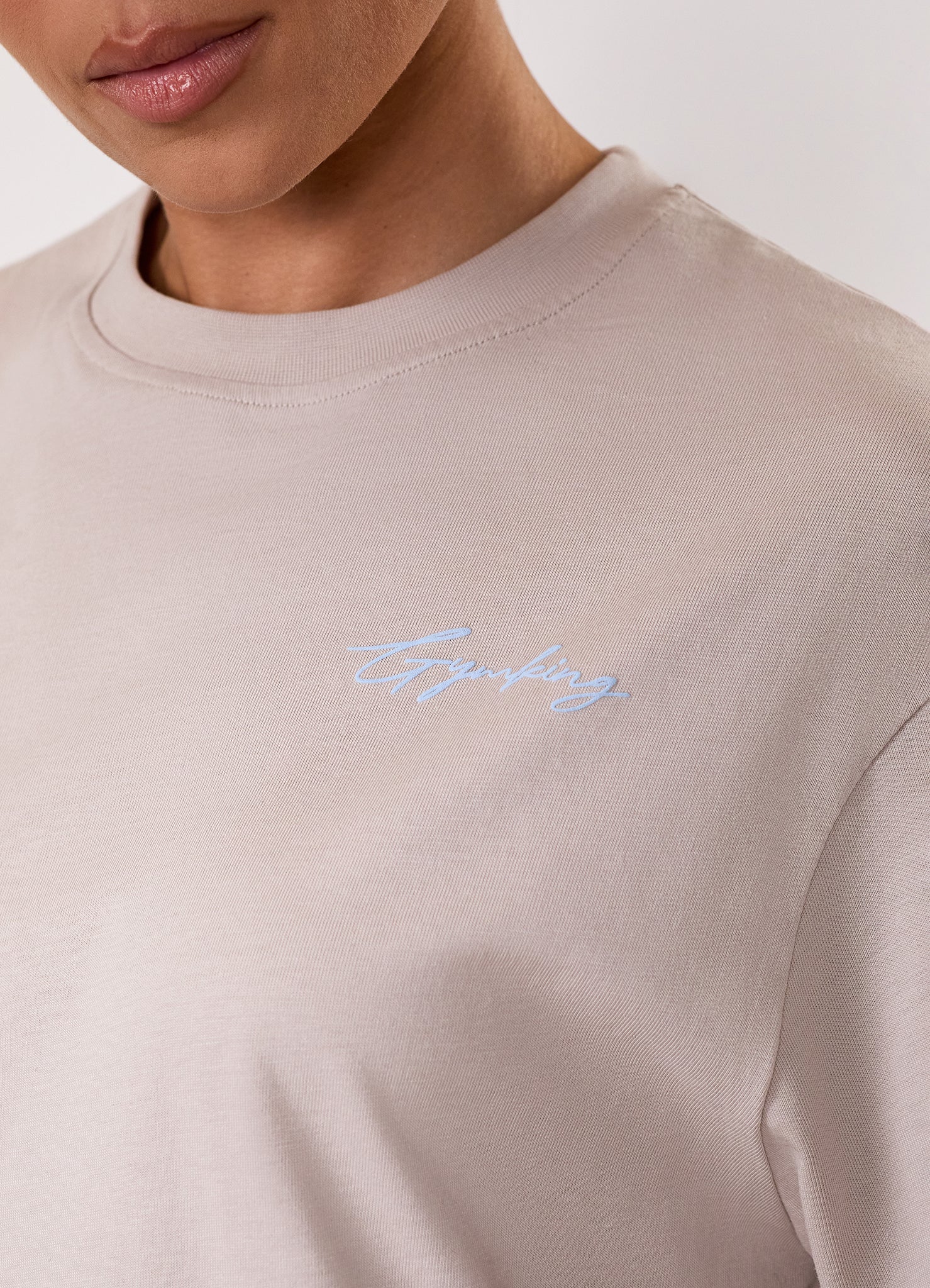 Gym King Script Mindset Boyfriend Tee - Light Stone/Sky Blue