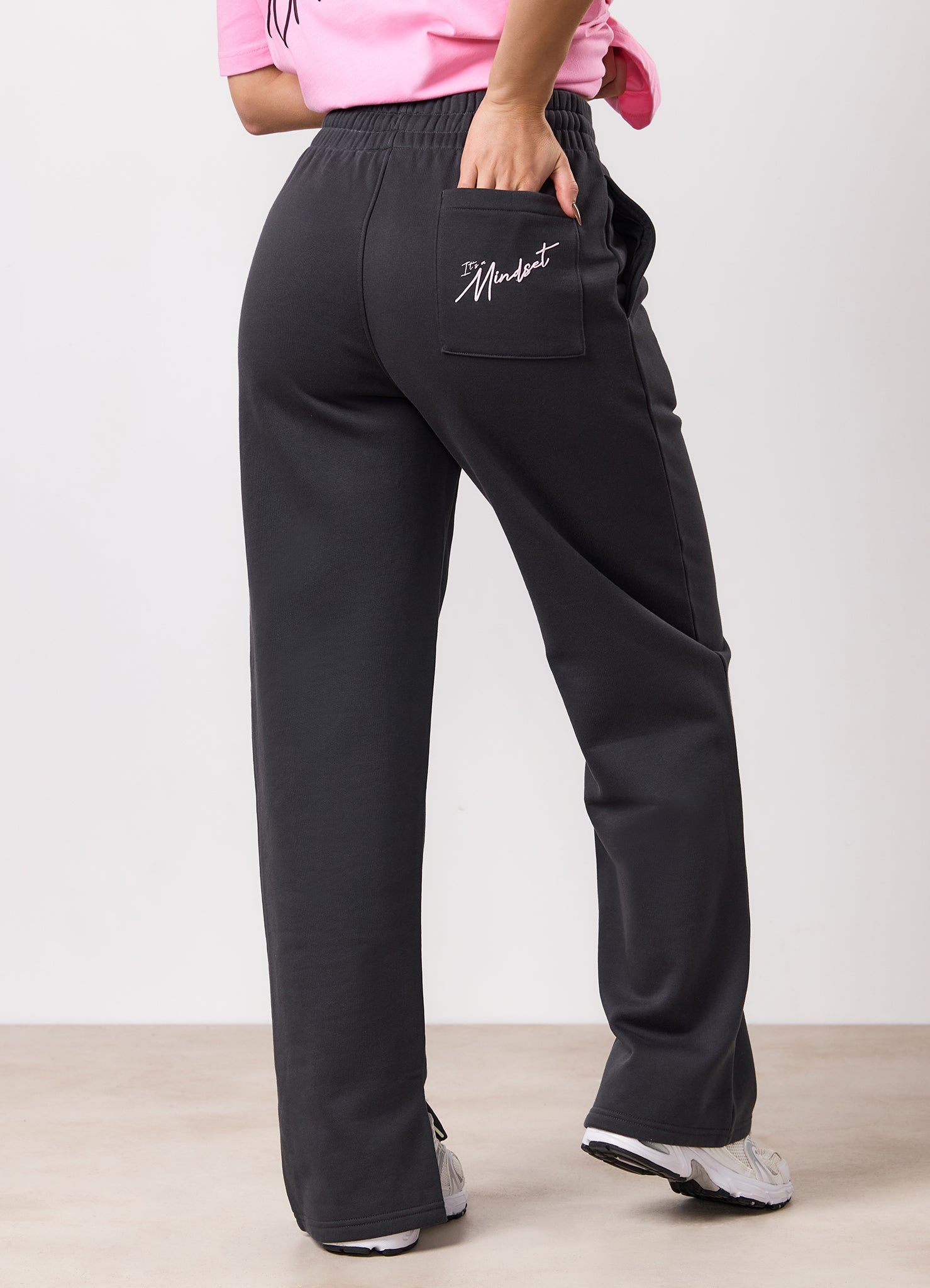 Gym King Script Mindset Straight Leg Jogger - Dark Pewter