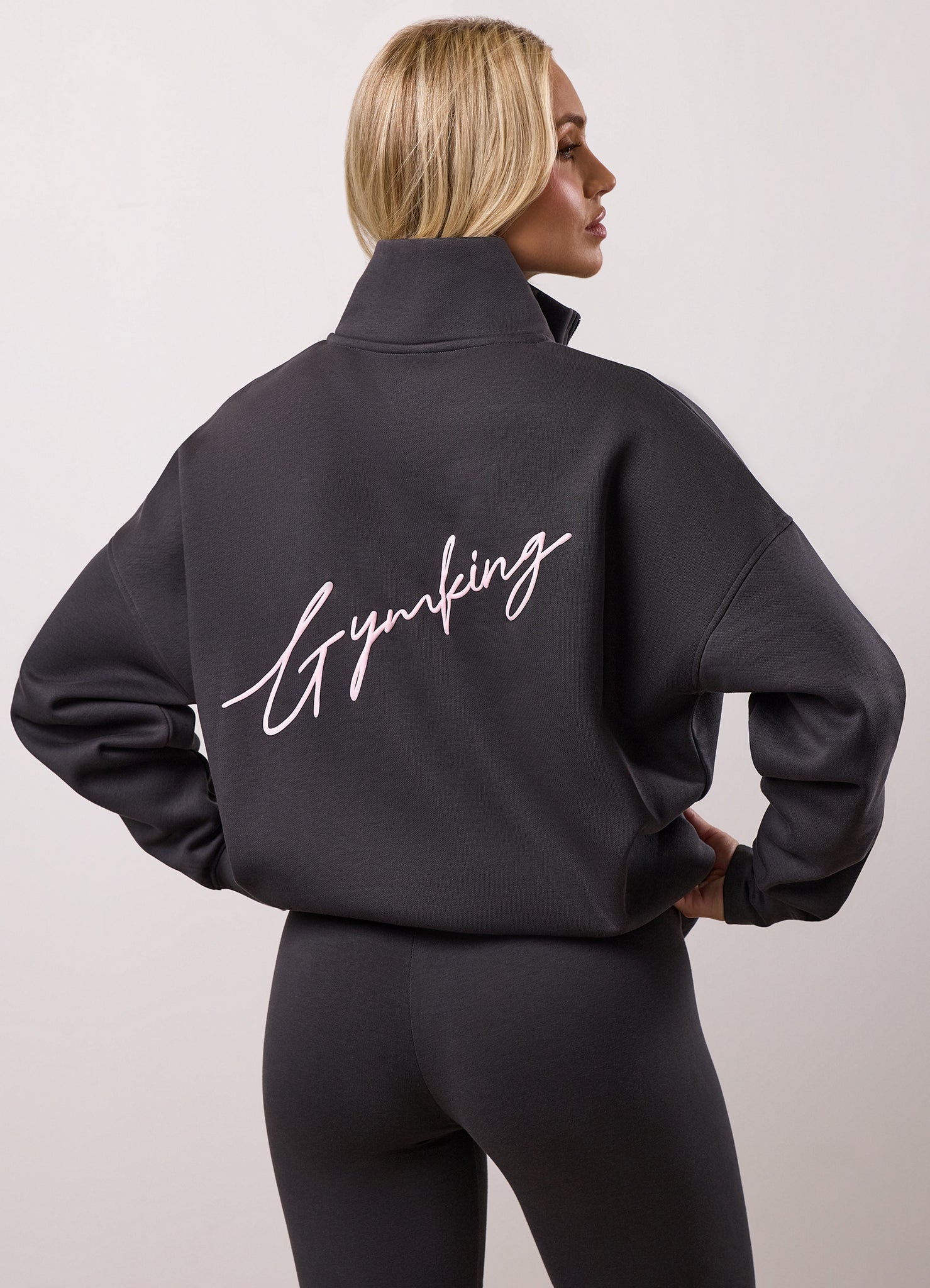 Gym King Script 1/4 Zip Fleece Funnel - Dark Pewter