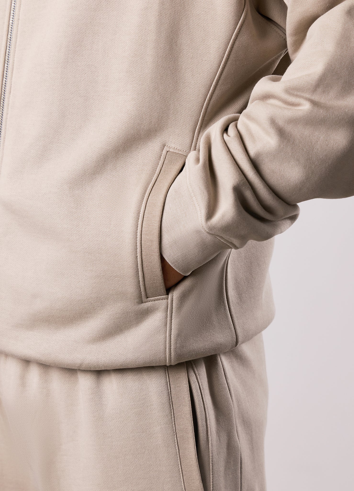 Gym King Script Relaxed Fit Full Zip Hood - Light Sand