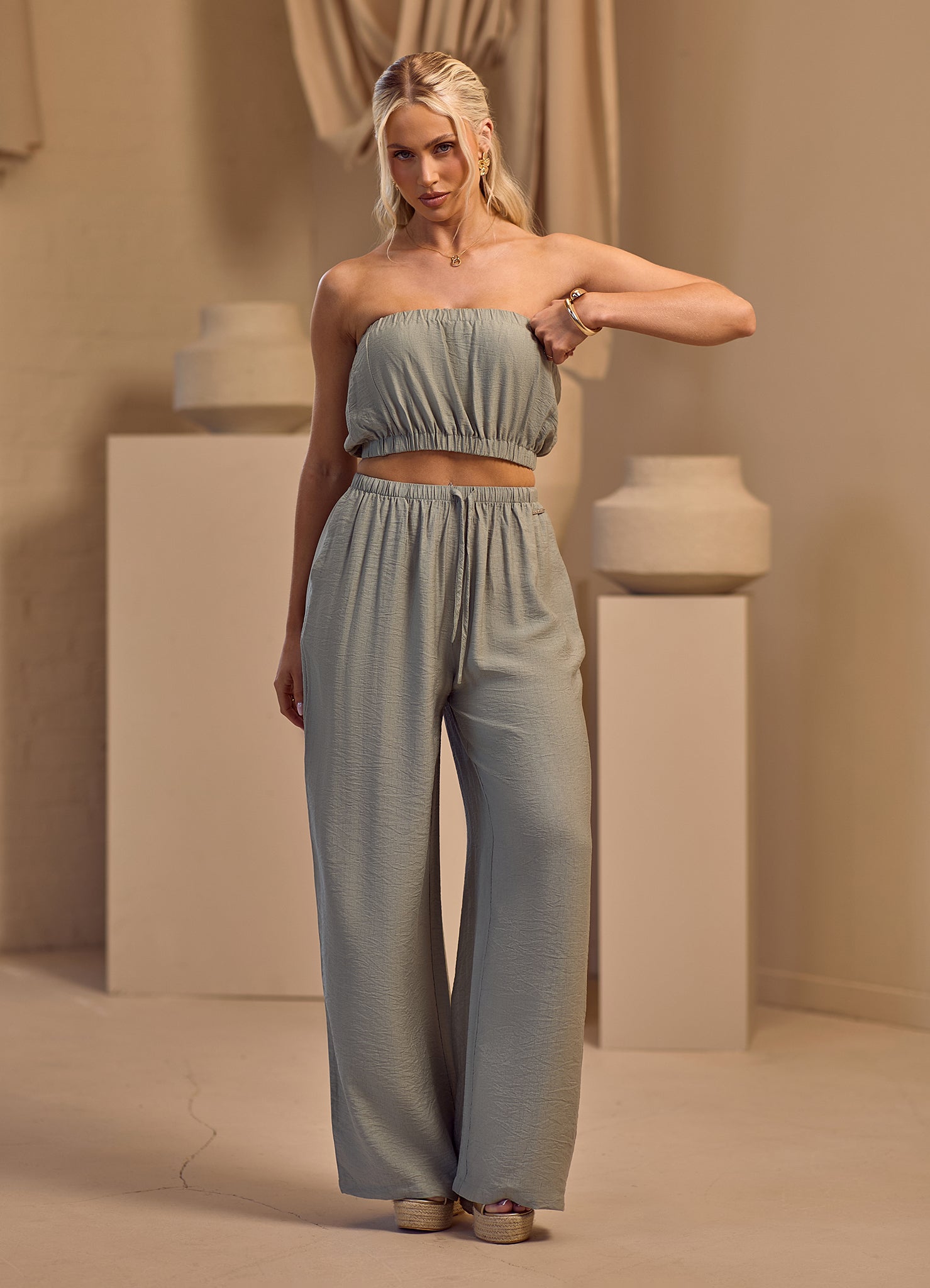 Gym King Signature Woven Trousers - Sage