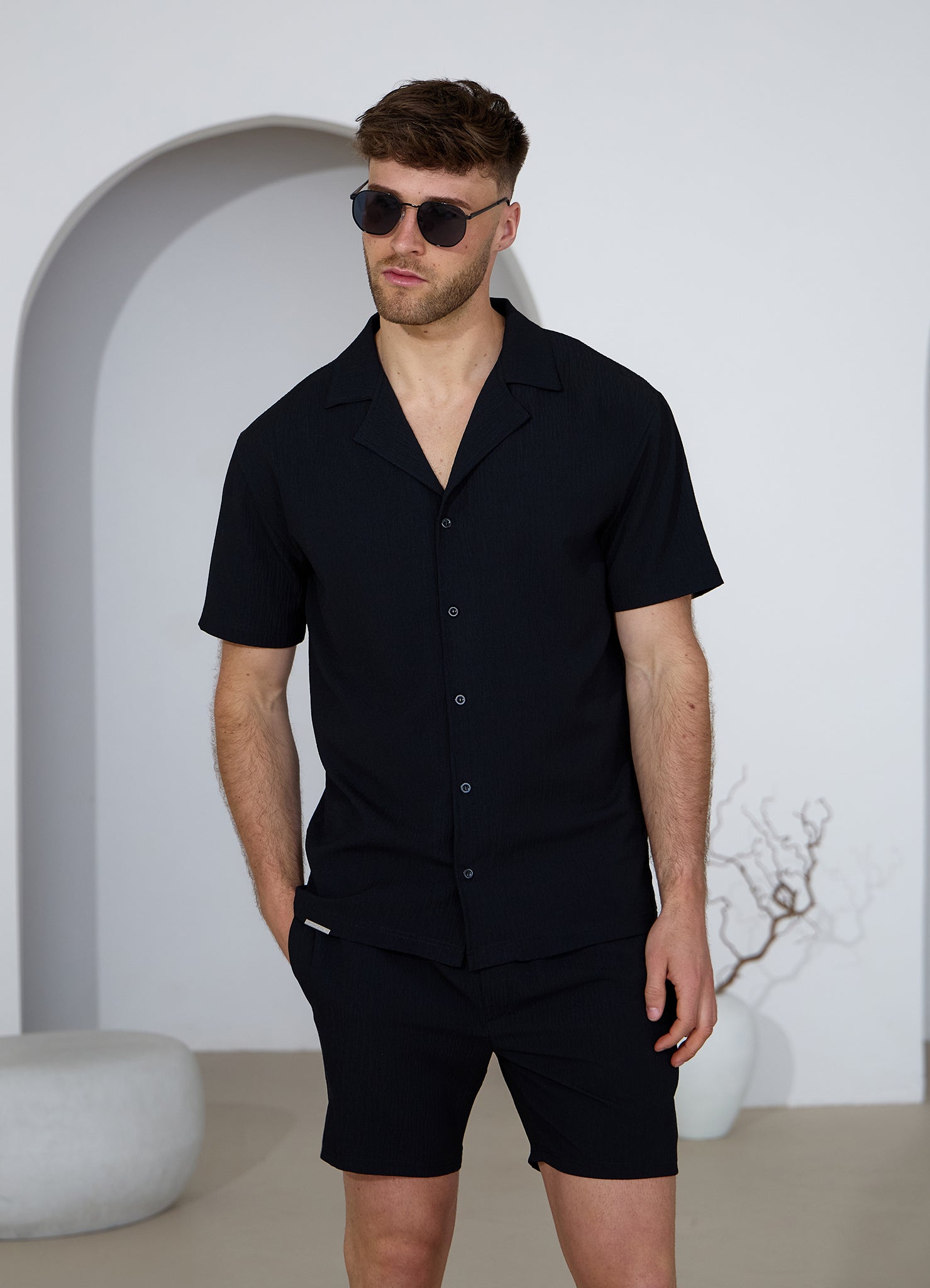 Gym King Signature Woven Texture Shirt - Black