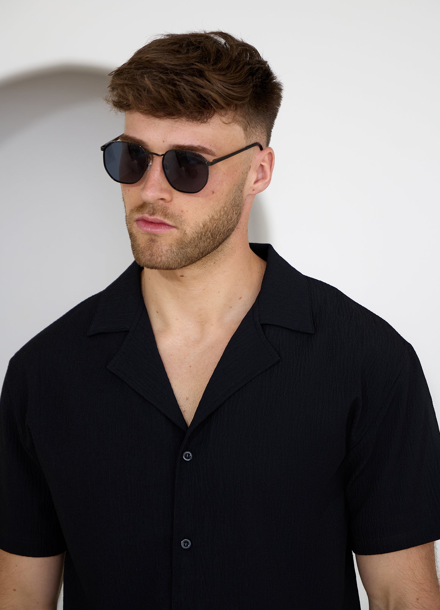 Gym King Signature Woven Texture Shirt - Black