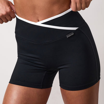 GKW Contrast Short - Black