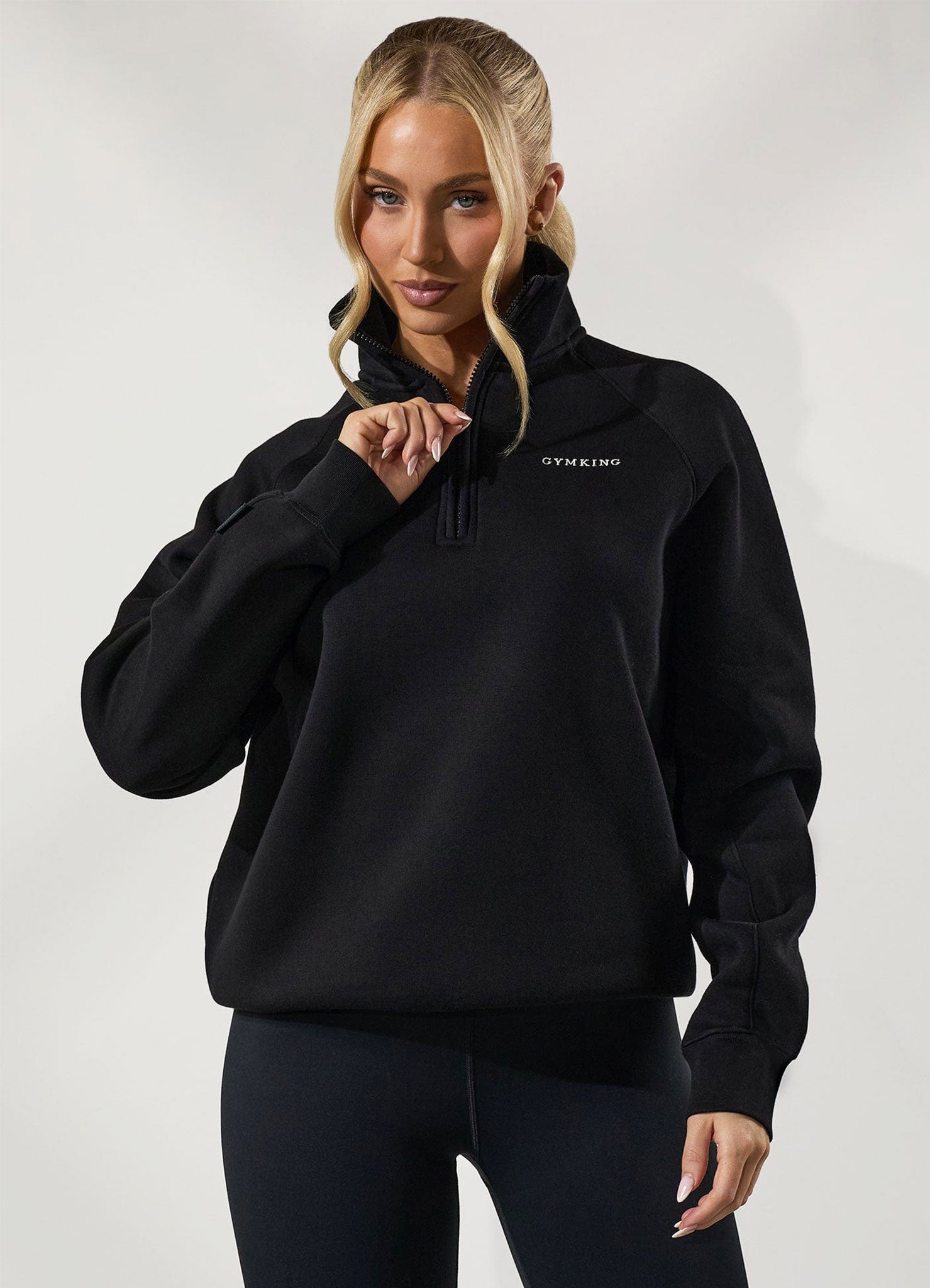Gym King Raglan Sleeve Fleece Funnel - Black