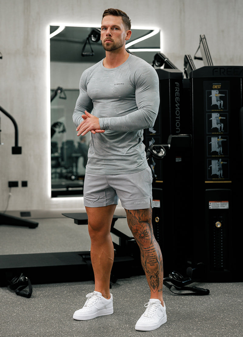 Gym King Debossed Camo Seamless LS Tee - Cloudy Grey