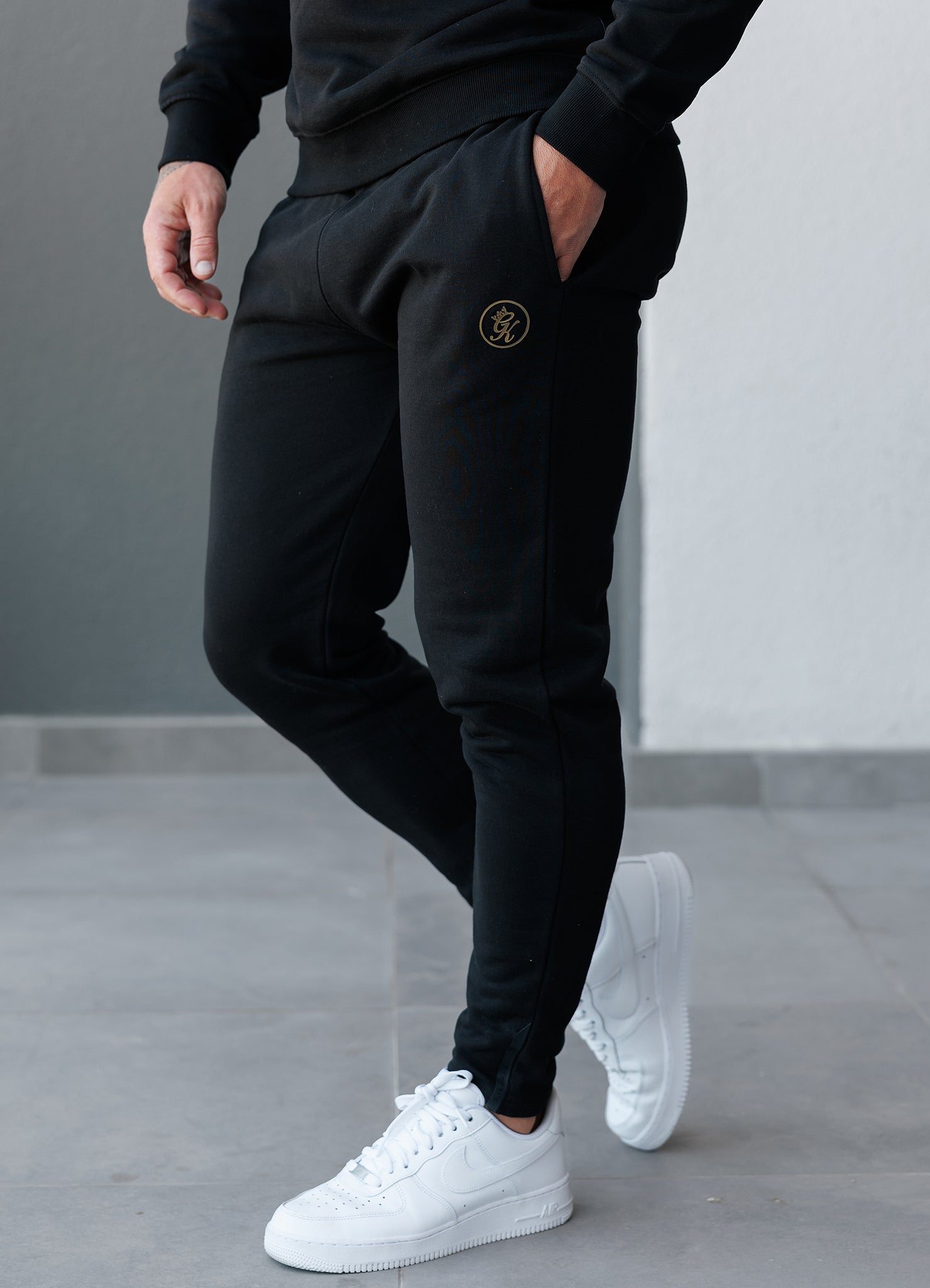 Gym King Pro Logo Jogger Black Gold Xs