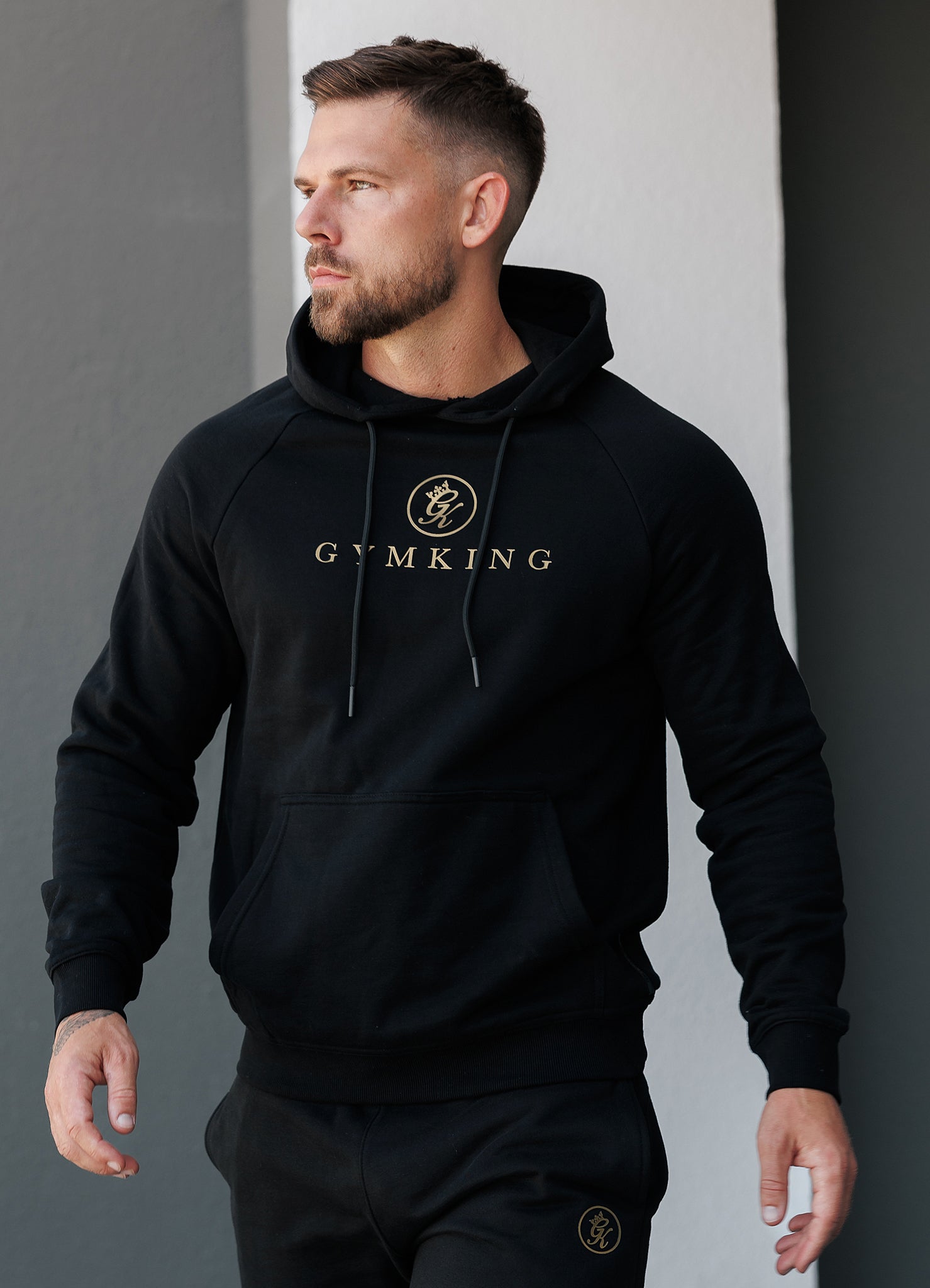 Gym King Pro Hood - Black/Gold