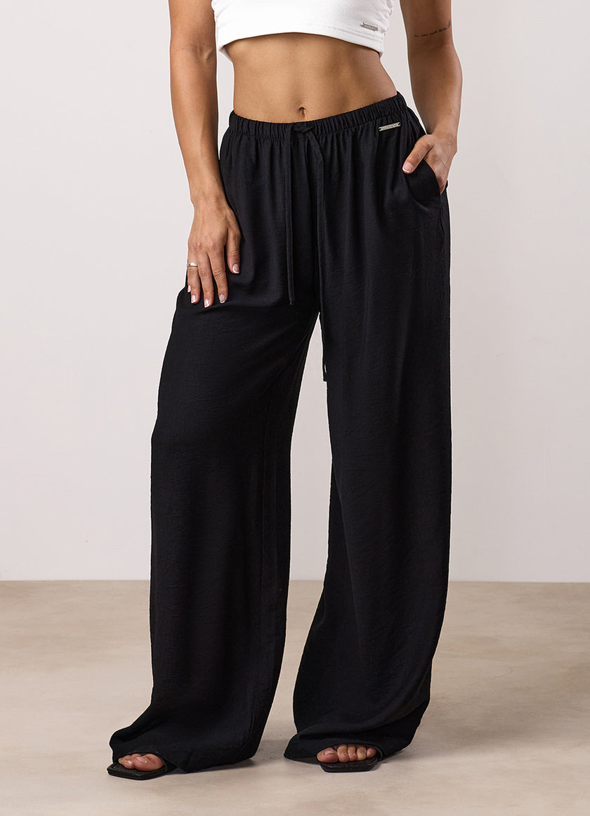 Gym King Signature Woven Trousers - Black