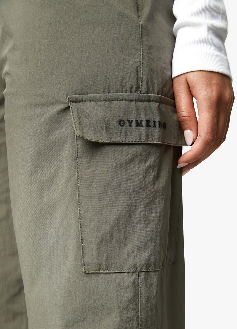 Gym King Utility Woven Tracksuit - Olive – GYM KING